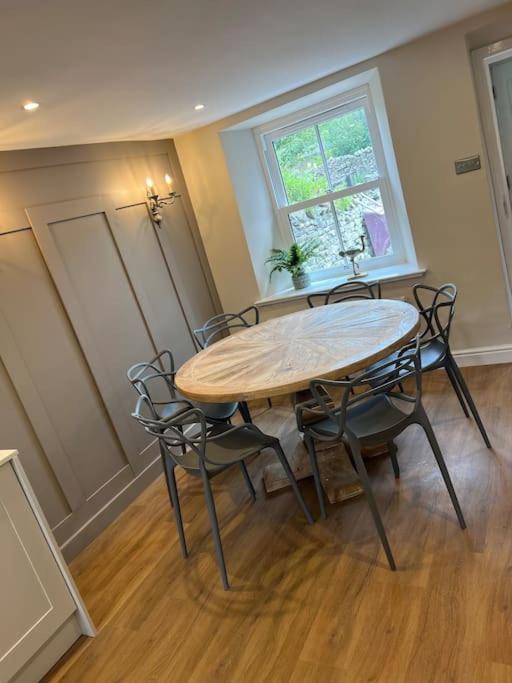 1 The Derry, Luxury 3 Bedroom -