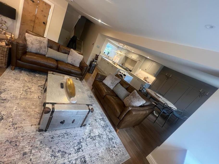 1 The Derry, Luxury 3 Bedroom - *